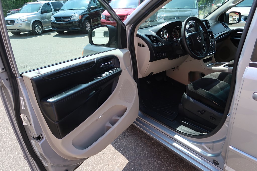 Photo 24 of this DODGE GRAND CARAVAN