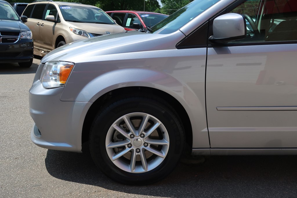 Photo 36 of this DODGE GRAND CARAVAN