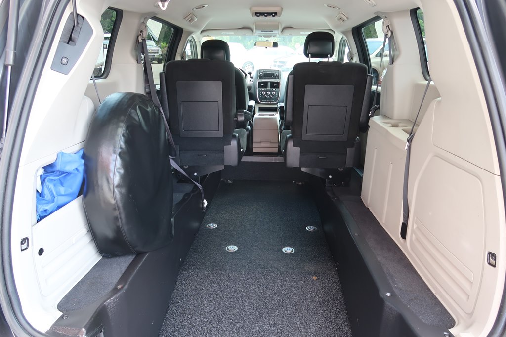 Photo 30 of this DODGE GRAND CARAVAN