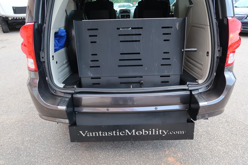 Photo 23 of this DODGE GRAND CARAVAN
