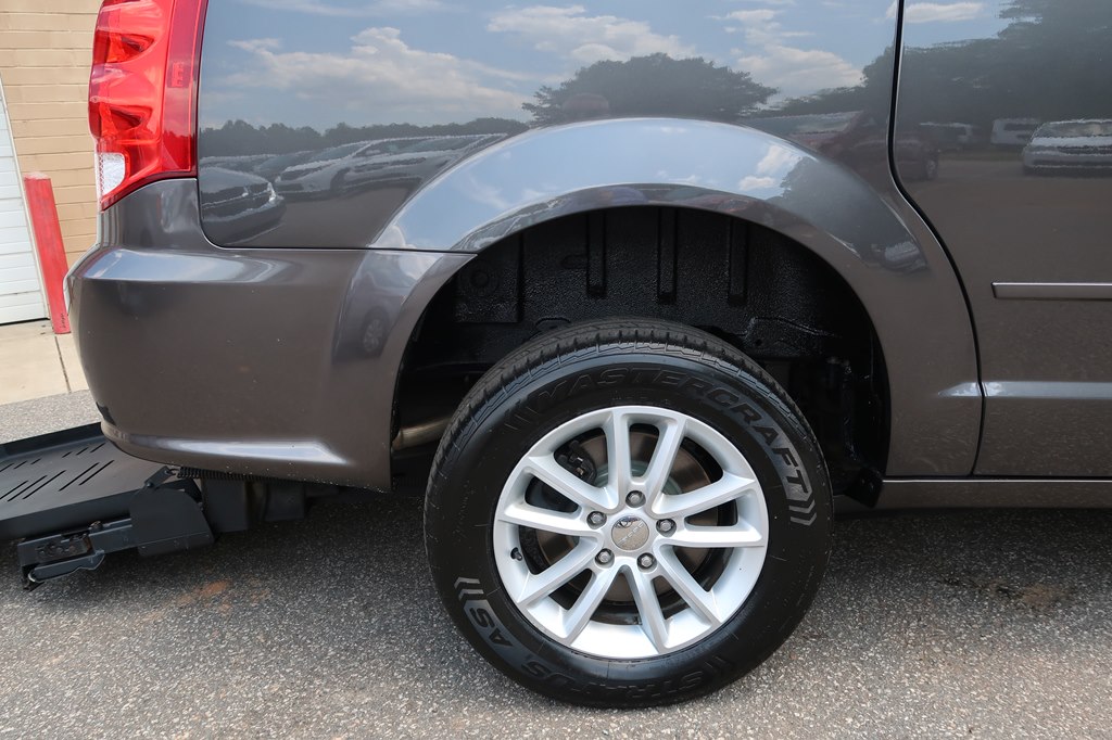 Photo 60 of this DODGE GRAND CARAVAN