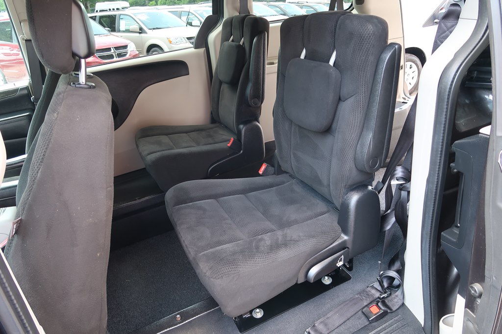Photo 46 of this DODGE GRAND CARAVAN