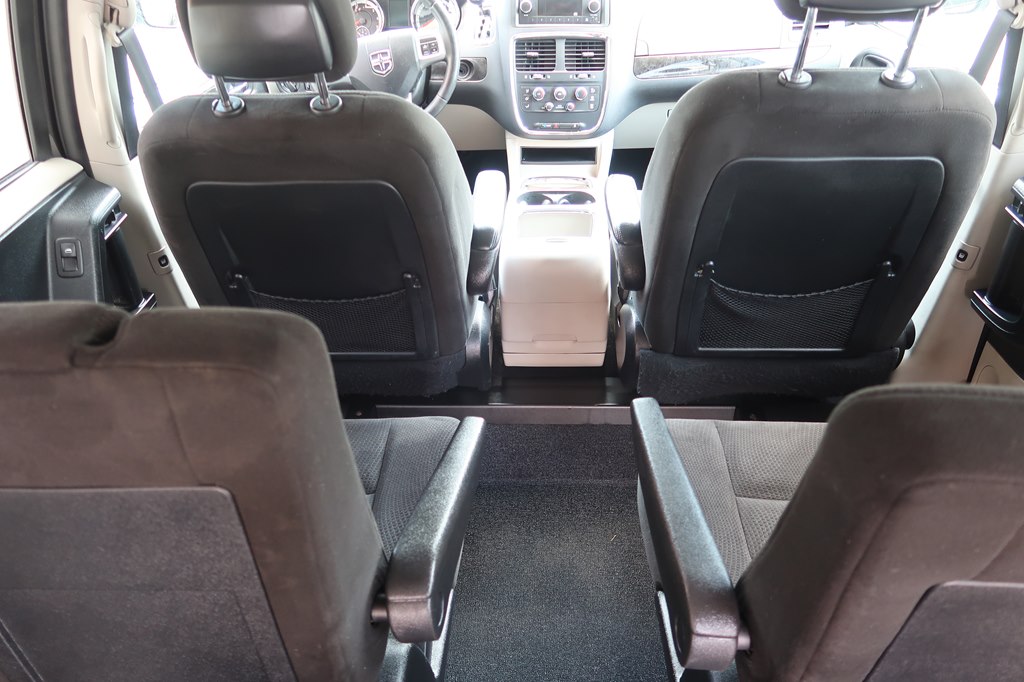 Photo 34 of this DODGE GRAND CARAVAN