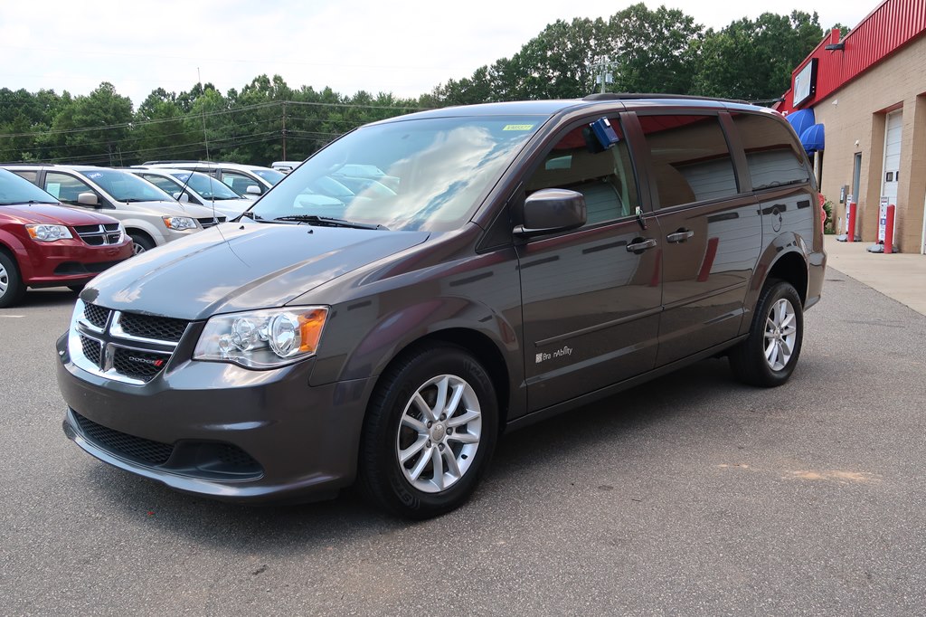 Photo 18 of this DODGE GRAND CARAVAN