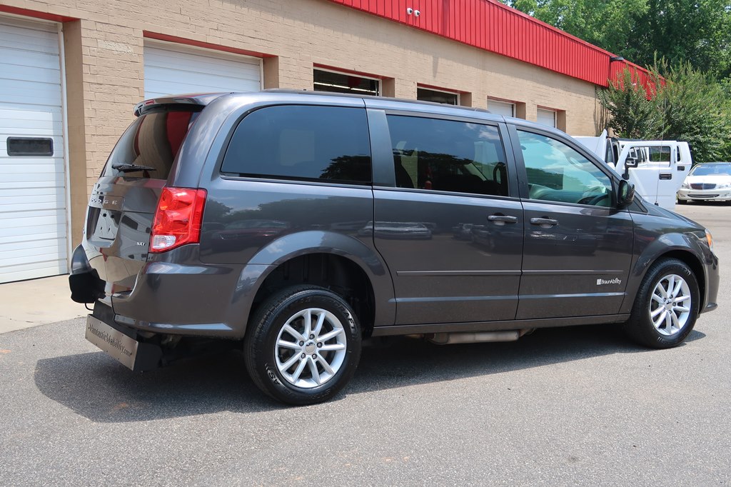 Photo 9 of this DODGE GRAND CARAVAN