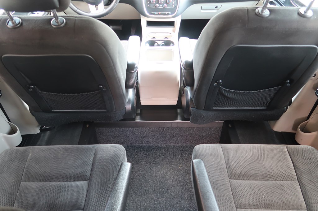 Photo 35 of this DODGE GRAND CARAVAN