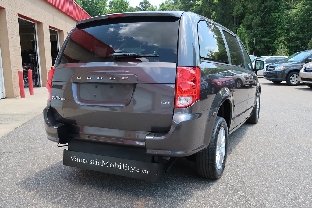 Photo 11 of this DODGE GRAND CARAVAN
