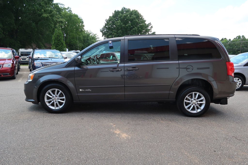 Photo 17 of this DODGE GRAND CARAVAN