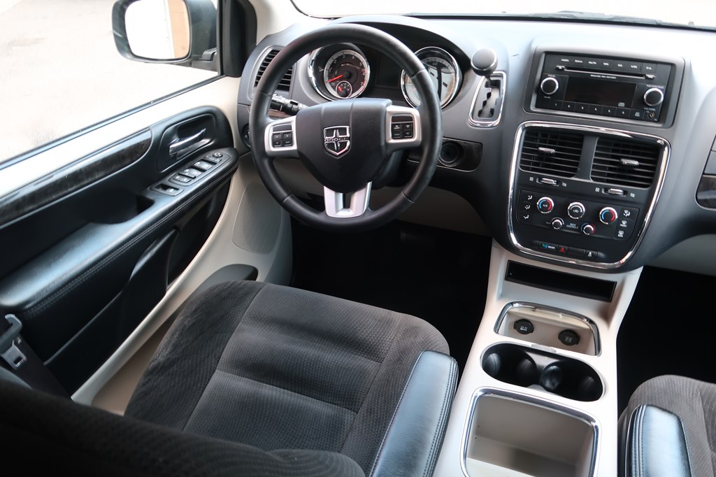 Photo 37 of this DODGE GRAND CARAVAN