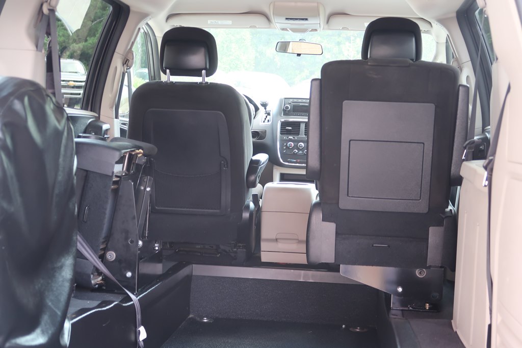Photo 50 of this DODGE GRAND CARAVAN