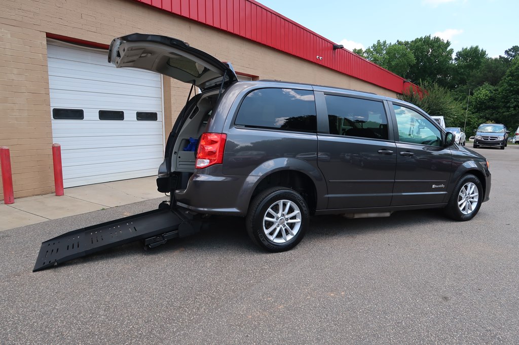 Photo 25 of this DODGE GRAND CARAVAN