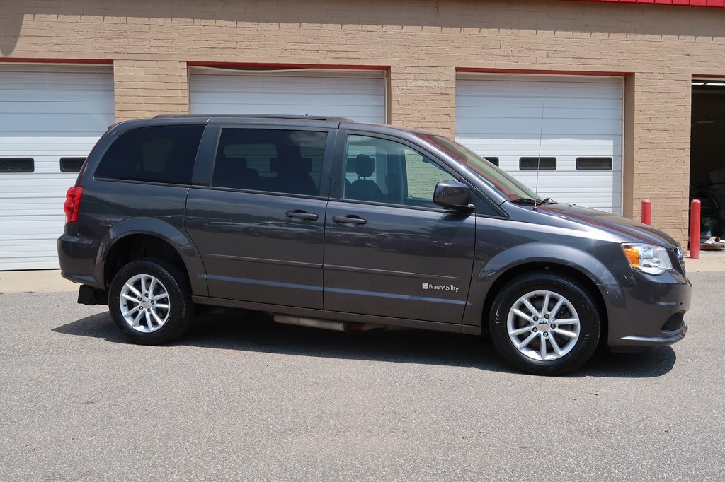 Photo 7 of this DODGE GRAND CARAVAN