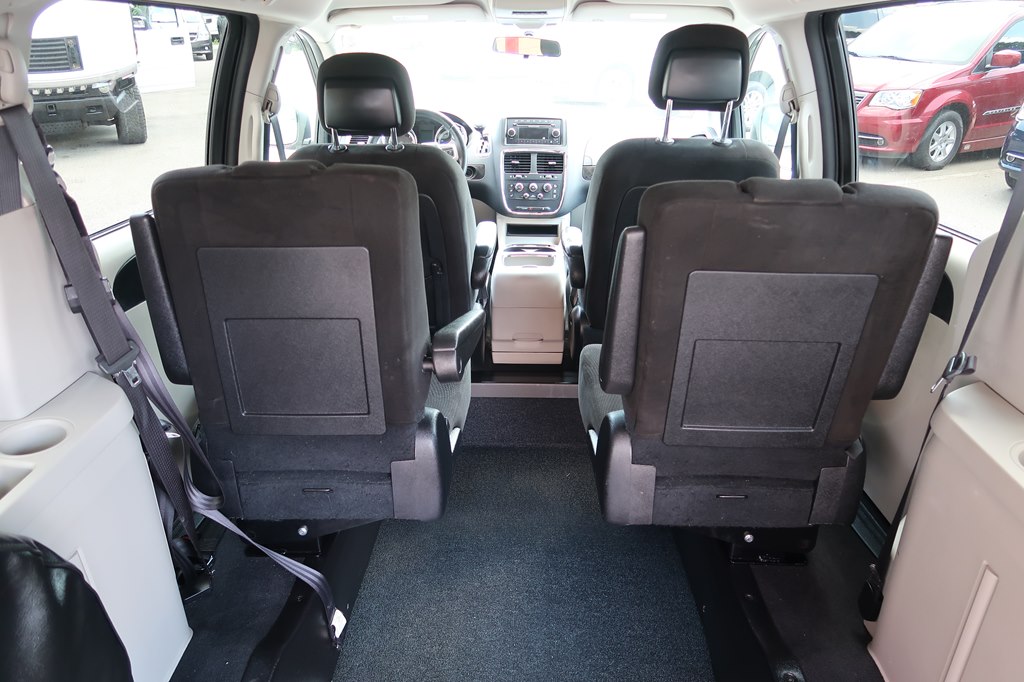 Photo 33 of this DODGE GRAND CARAVAN