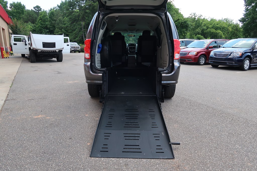 Photo 29 of this DODGE GRAND CARAVAN