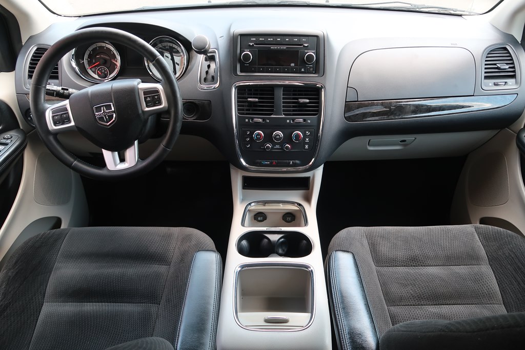 Photo 3 of this DODGE GRAND CARAVAN