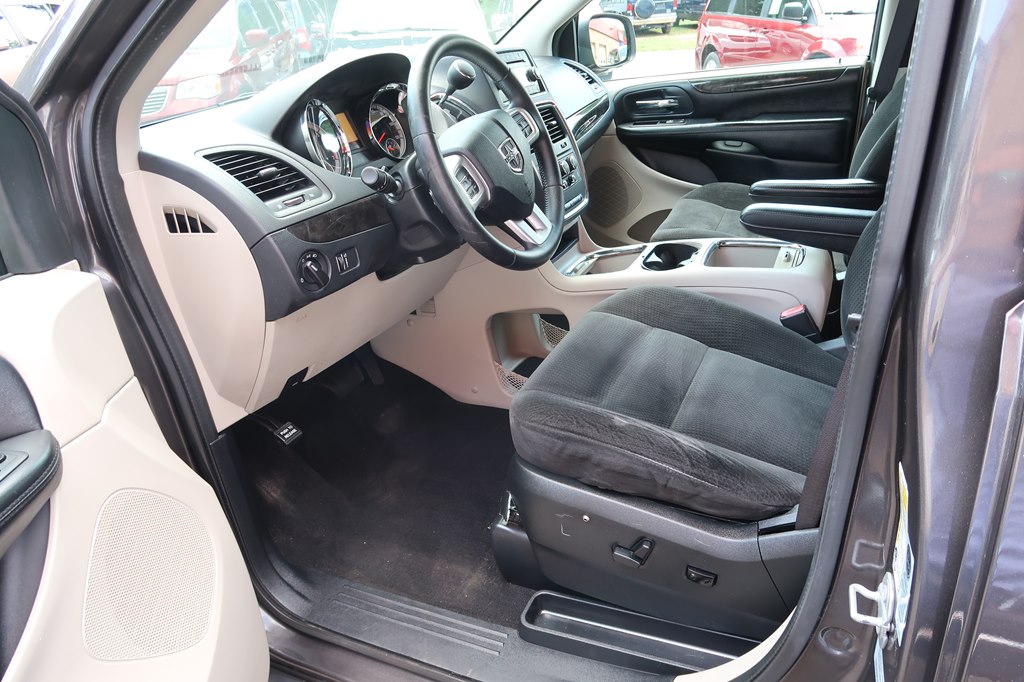 Photo 41 of this DODGE GRAND CARAVAN