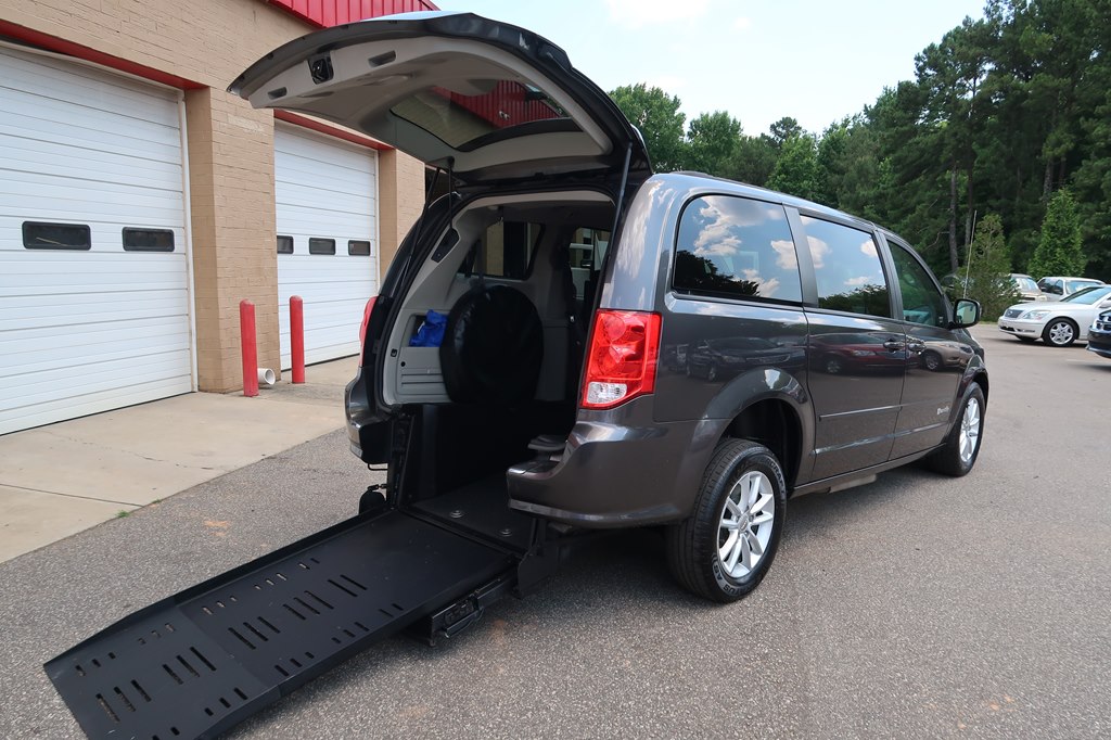 Photo 24 of this DODGE GRAND CARAVAN