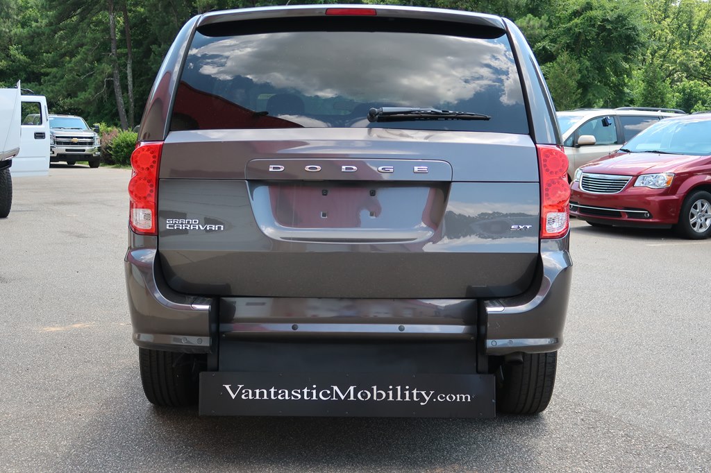 Photo 13 of this DODGE GRAND CARAVAN