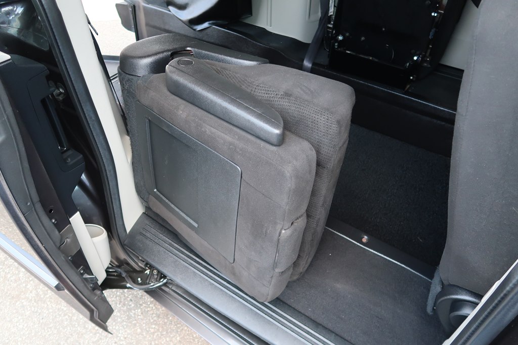 Photo 53 of this DODGE GRAND CARAVAN