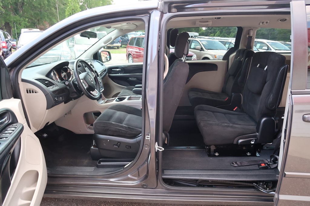 Photo 45 of this DODGE GRAND CARAVAN