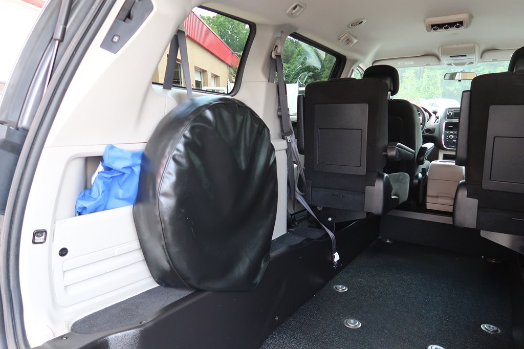 Photo 31 of this DODGE GRAND CARAVAN