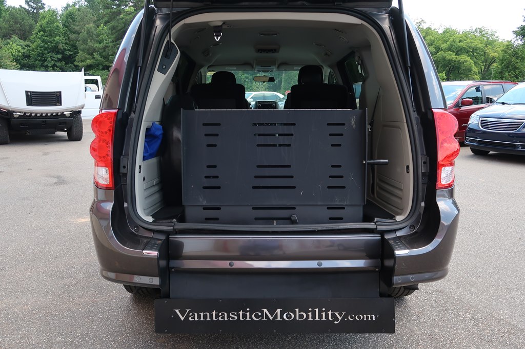 Photo 22 of this DODGE GRAND CARAVAN