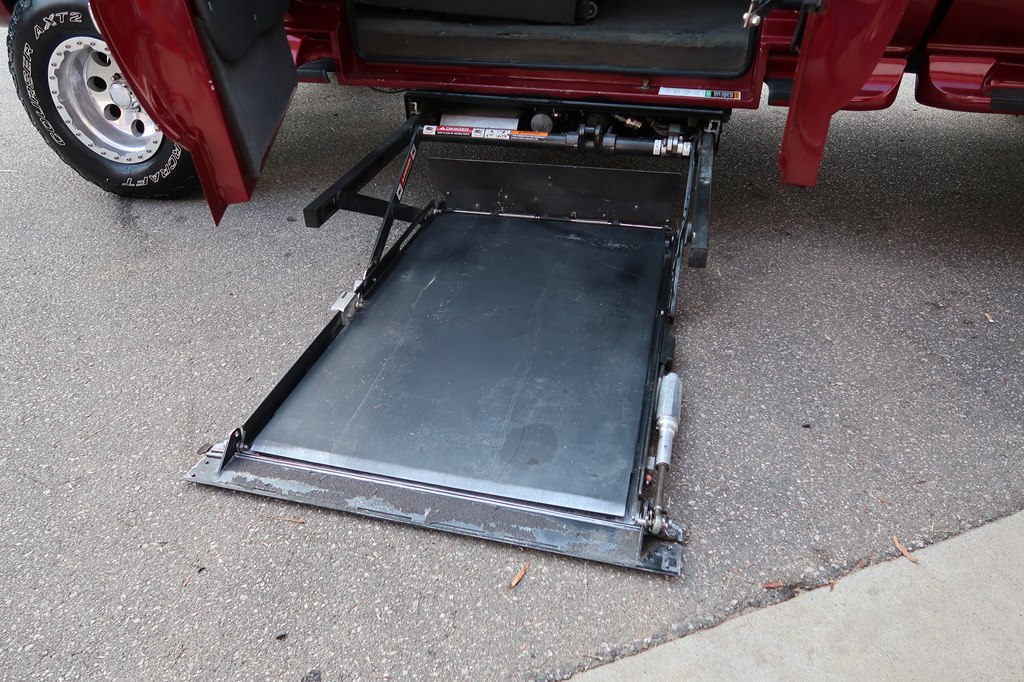 GMC W/ SUPERCHARGER STEPSIDE - TRUC 2004 GMC W/ SUPERCHARGER STEPSIDE - TRUC 1GTEC19TX4Z226581