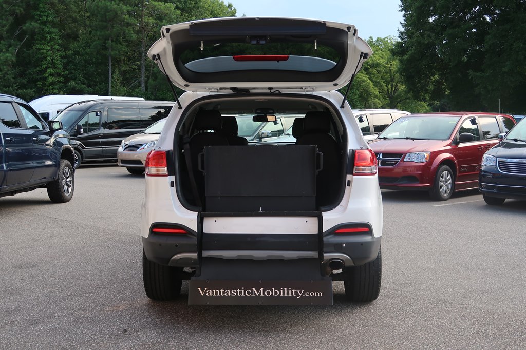 Photo 27 of this KIA SORENTO