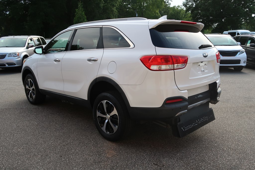 Photo 18 of this KIA SORENTO