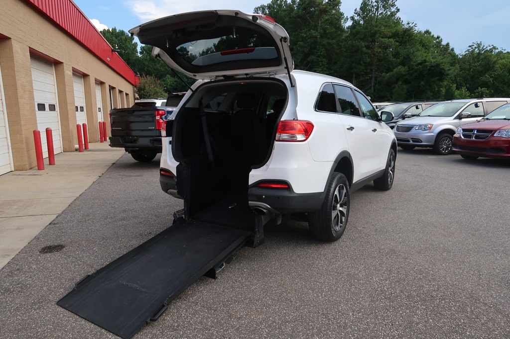 Photo 5 of this KIA SORENTO