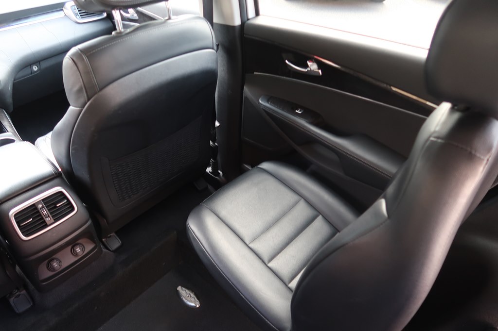 Photo 40 of this KIA SORENTO