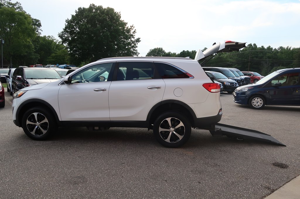 Photo 35 of this KIA SORENTO