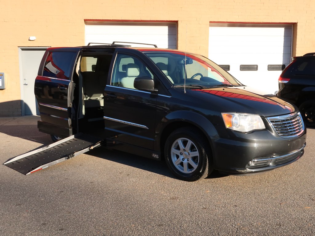 2011 CHRYSLER TOWN & COUNTRY