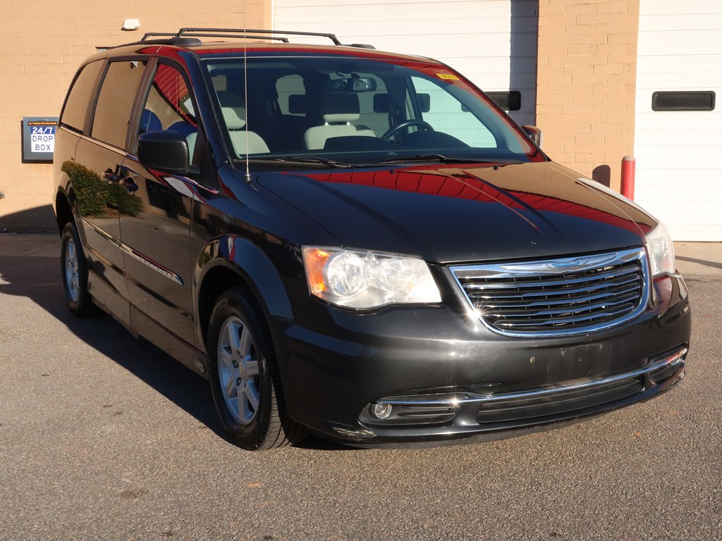 Photo 12 of this CHRYSLER TOWN & COUNTRY