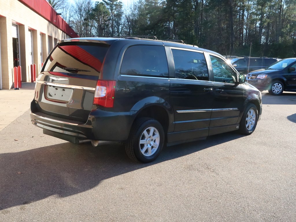 Photo 20 of this CHRYSLER TOWN & COUNTRY