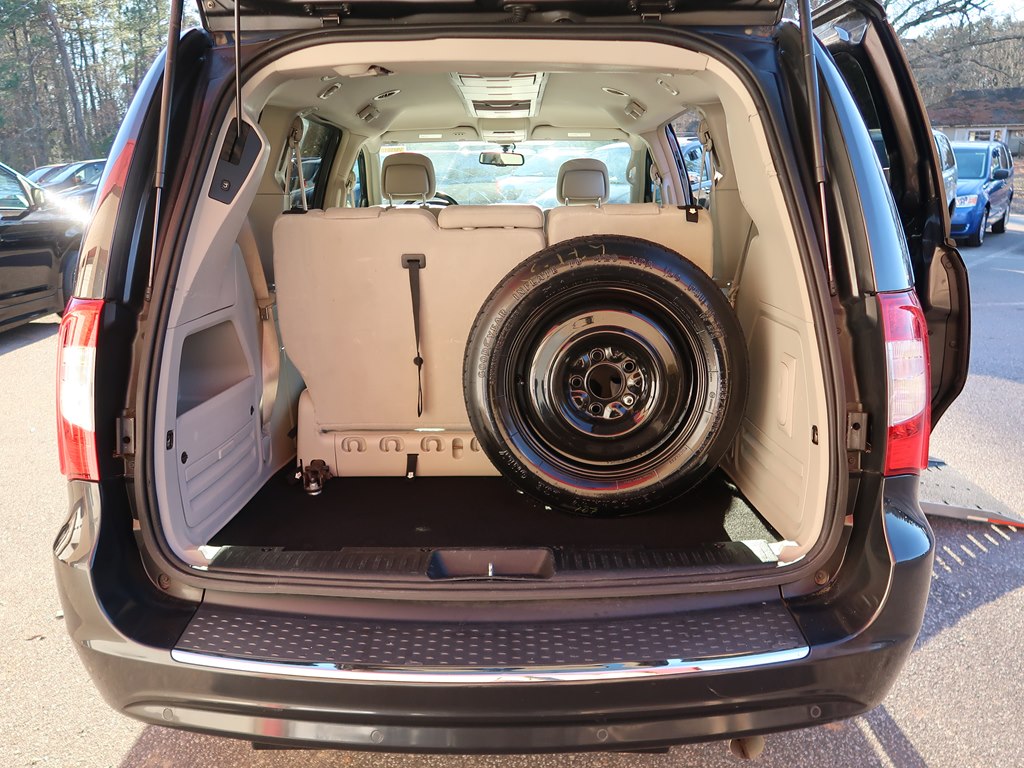 Photo 41 of this CHRYSLER TOWN & COUNTRY