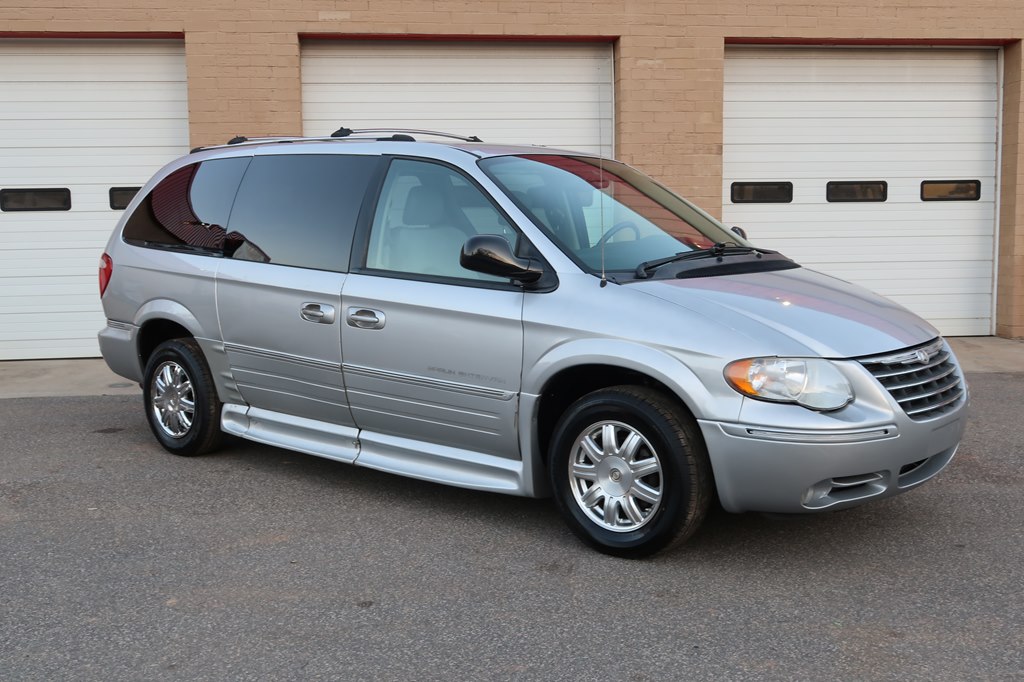 CHRYSLER TOWN & COUNTRY 2006 CHRYSLER TOWN & COUNTRY 2A8GP64L46R674757
