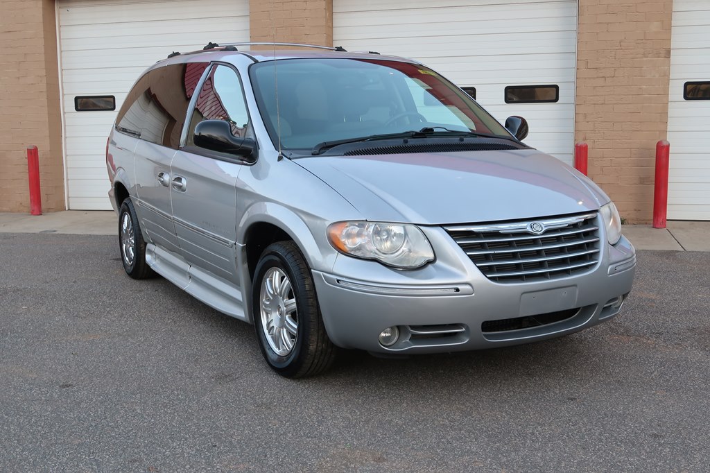 CHRYSLER TOWN & COUNTRY 2006 CHRYSLER TOWN & COUNTRY 2A8GP64L46R674757
