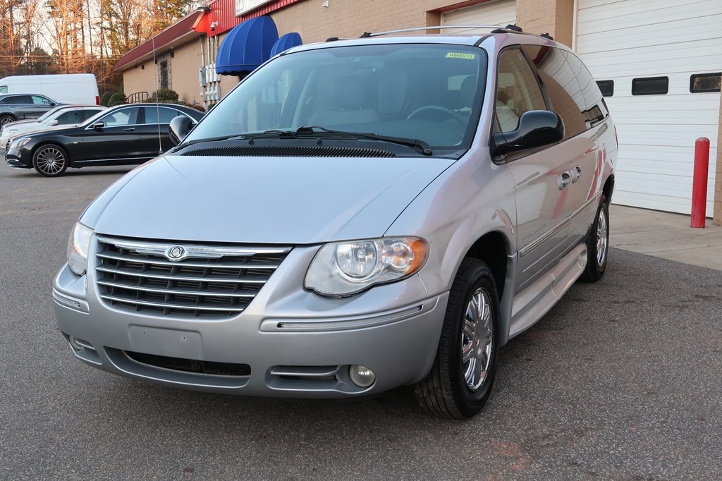 CHRYSLER TOWN & COUNTRY 2006 CHRYSLER TOWN & COUNTRY 2A8GP64L46R674757