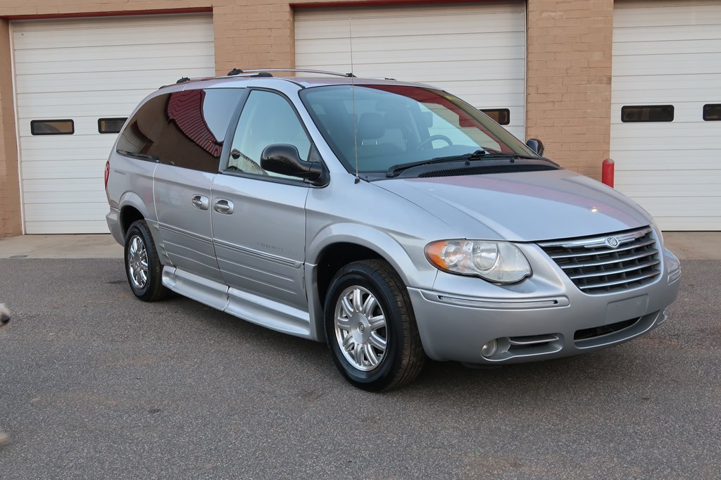 CHRYSLER TOWN & COUNTRY 2006 CHRYSLER TOWN & COUNTRY 2A8GP64L46R674757