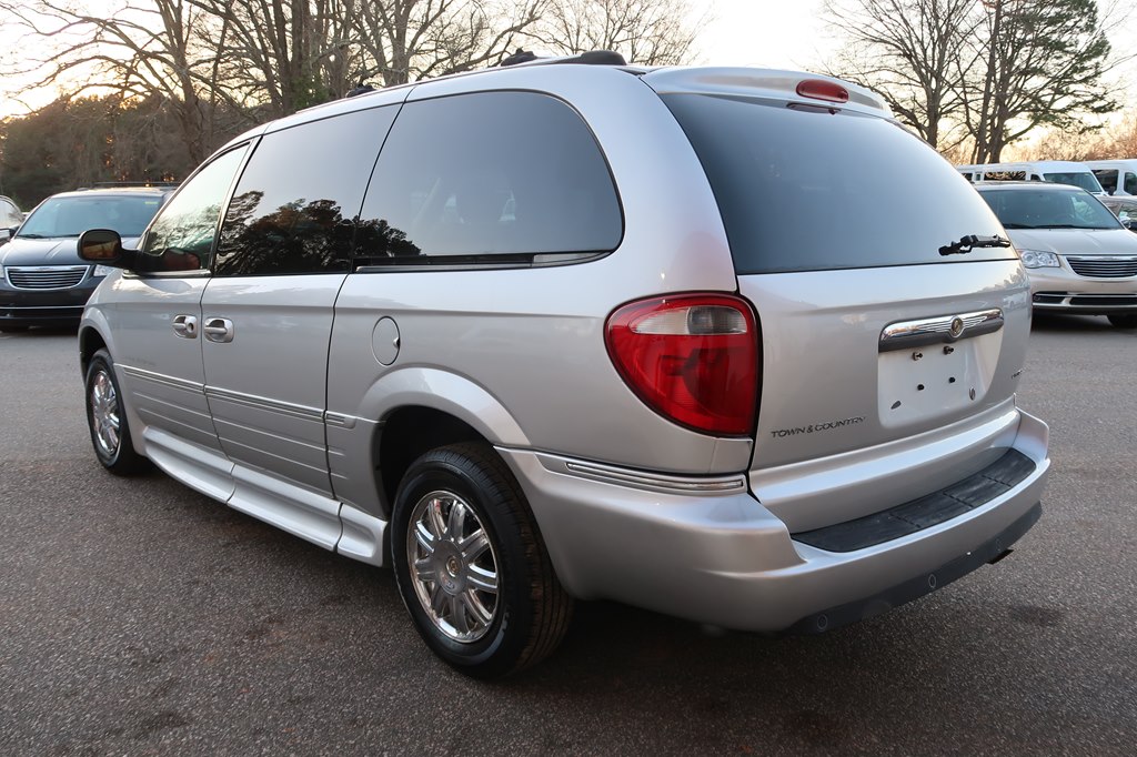 CHRYSLER TOWN & COUNTRY 2006 CHRYSLER TOWN & COUNTRY 2A8GP64L46R674757