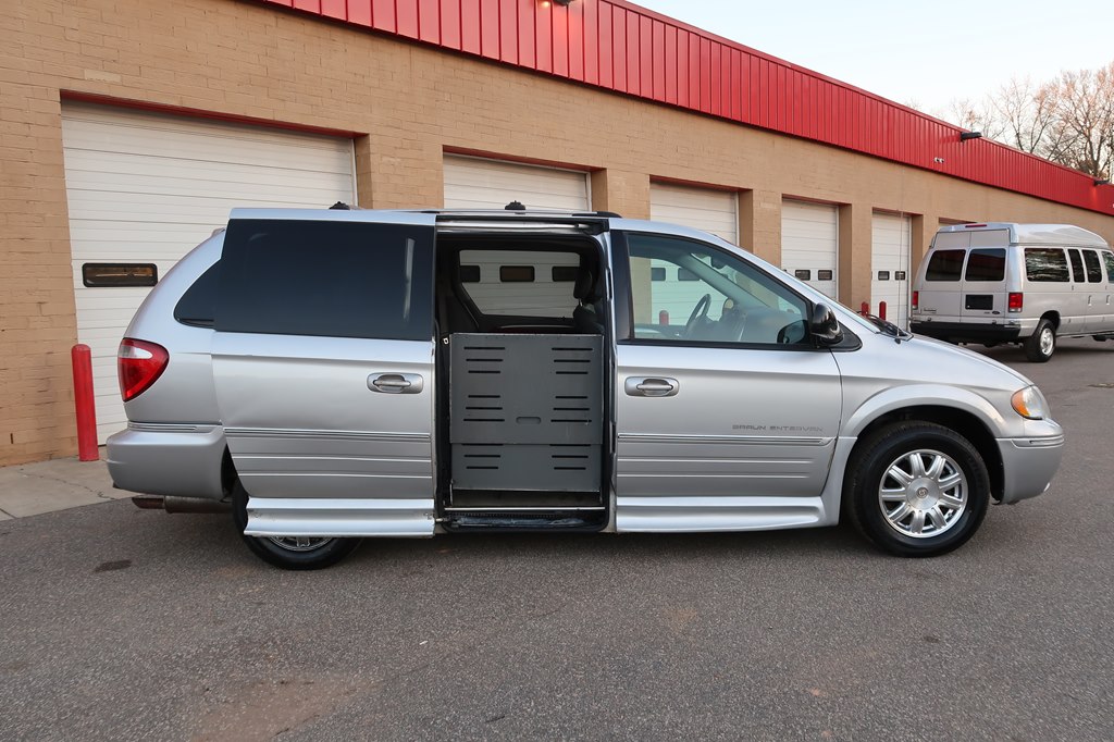 CHRYSLER TOWN & COUNTRY 2006 CHRYSLER TOWN & COUNTRY 2A8GP64L46R674757