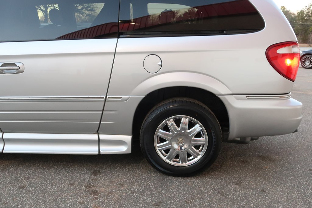CHRYSLER TOWN & COUNTRY 2006 CHRYSLER TOWN & COUNTRY 2A8GP64L46R674757