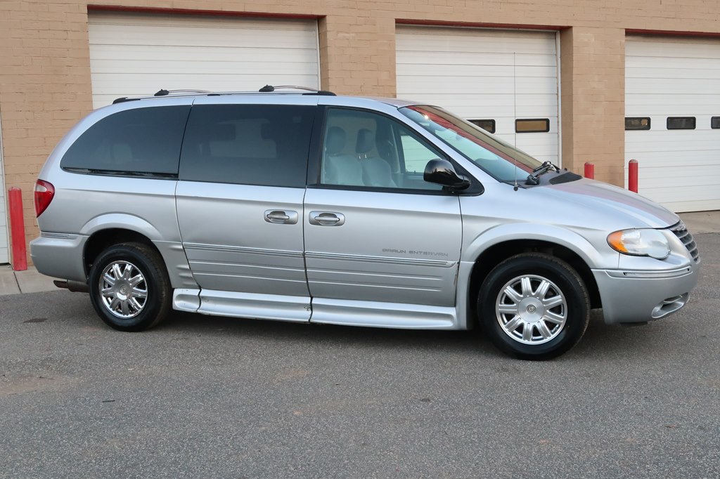 CHRYSLER TOWN & COUNTRY 2006 CHRYSLER TOWN & COUNTRY 2A8GP64L46R674757