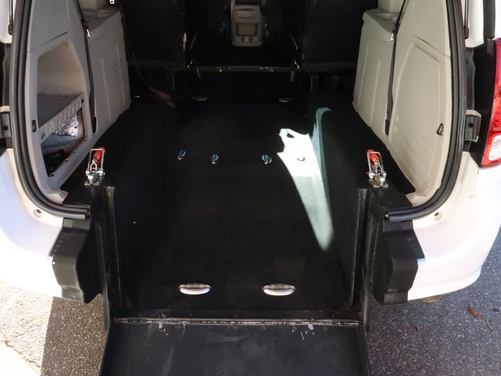 Photo 24 of this DODGE GRAND CARAVAN