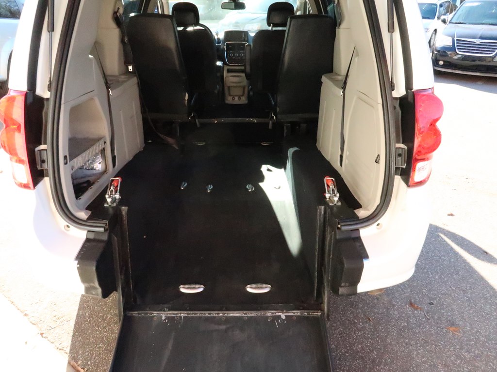 Photo 22 of this DODGE GRAND CARAVAN