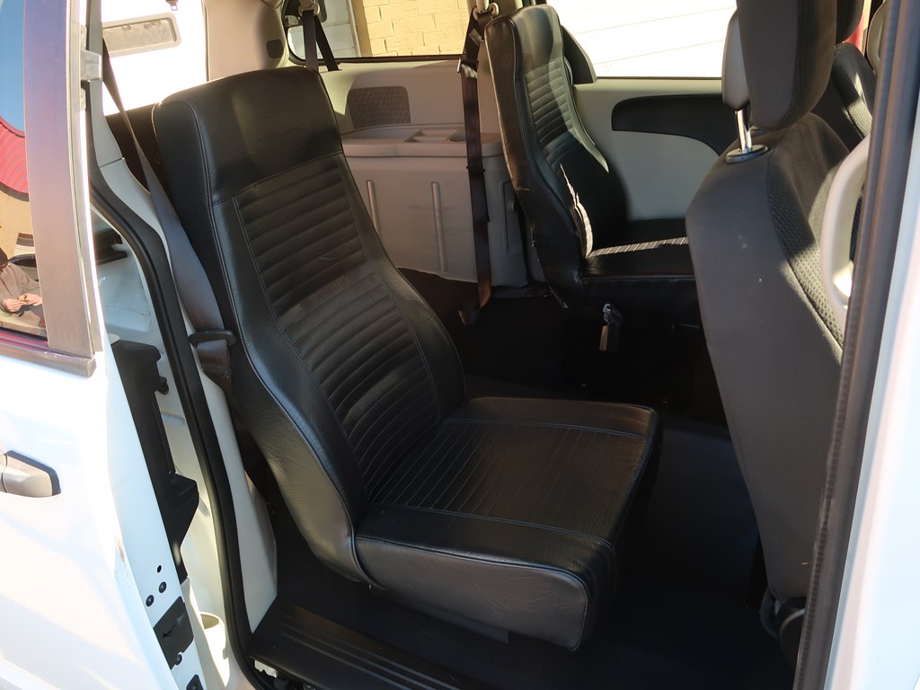 Photo 6 of this DODGE GRAND CARAVAN