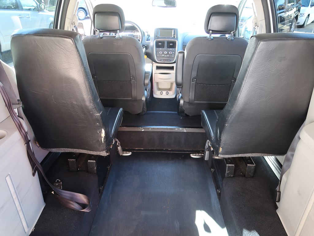 Photo 28 of this DODGE GRAND CARAVAN