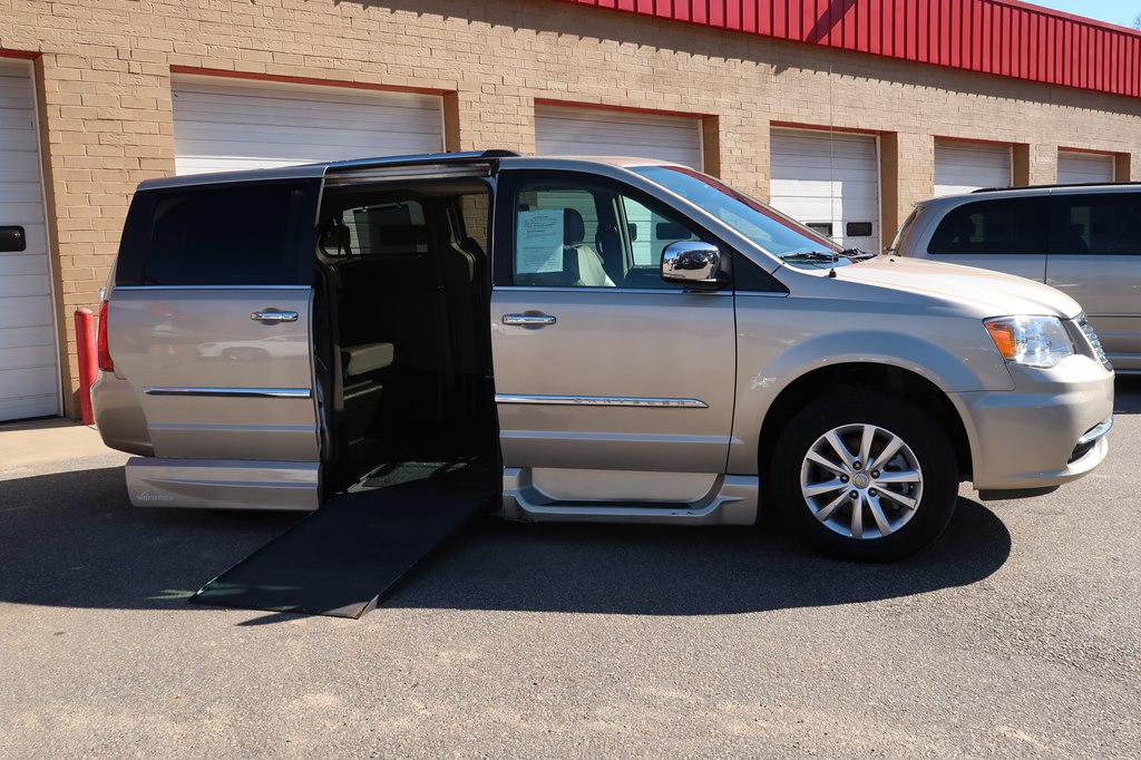 CHRYSLER TOWN & COUNTRY 2015 CHRYSLER TOWN & COUNTRY 2C4RC1GG1FR716508