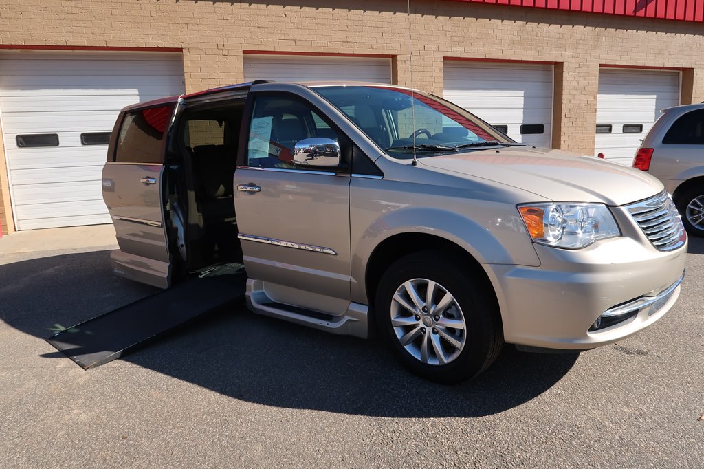 CHRYSLER TOWN & COUNTRY 2015 CHRYSLER TOWN & COUNTRY 2C4RC1GG1FR716508